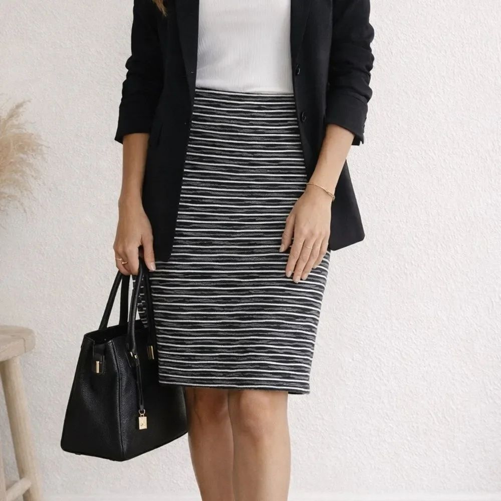 Vintage Black White Striped Knit Skirt Size 10 Made in USA Pull On